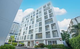 คาริน โฮเต็ล แอนด์ เซอร์วิซ อพาร์ตเมนต์ (SHA Extra Plus)